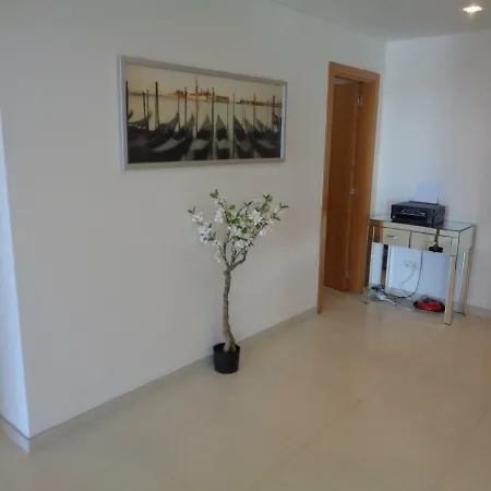 Paradisus Stylish Family Living In A 3-bedroom With Pool Apartment Caniço