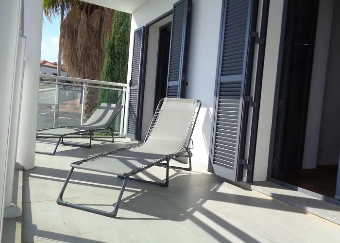 Paradisus Stylish Family Living In A 3-bedroom With Pool Caniço